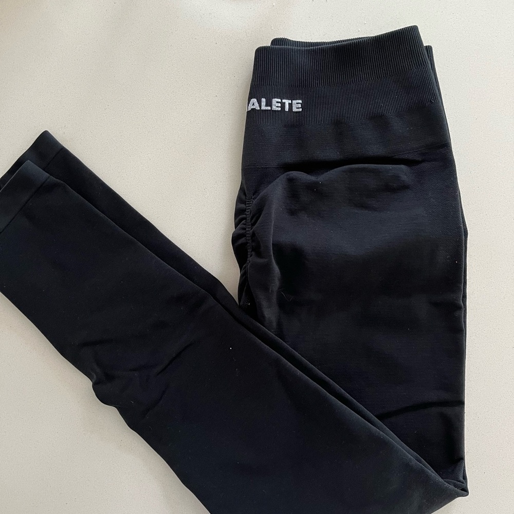 ALPHALETE | Black High-Waisted Leggings